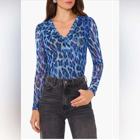 NWT 1. State Leopard Print Ruffle Trim V-Neck Top - Picture 1 of 2